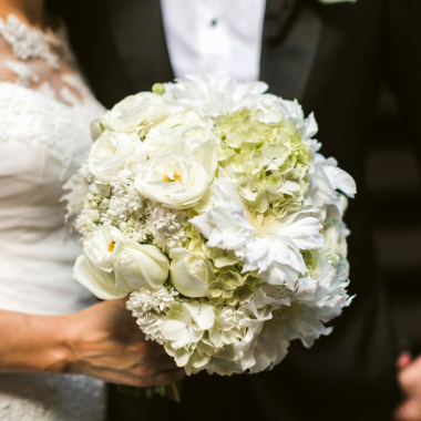 reneholdingbouquet